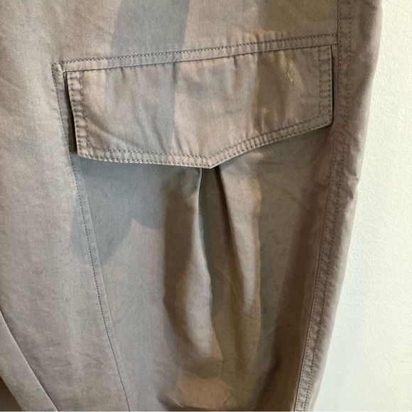 BASIC HOUSE Sz 26 Cargo Style Pants Buckle Closure Pockets Elastic Hemline Pants - Picture 2 of 16